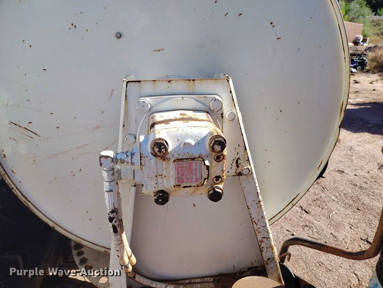 image for item BI9771 2002 International 4700 sewer jetter truck