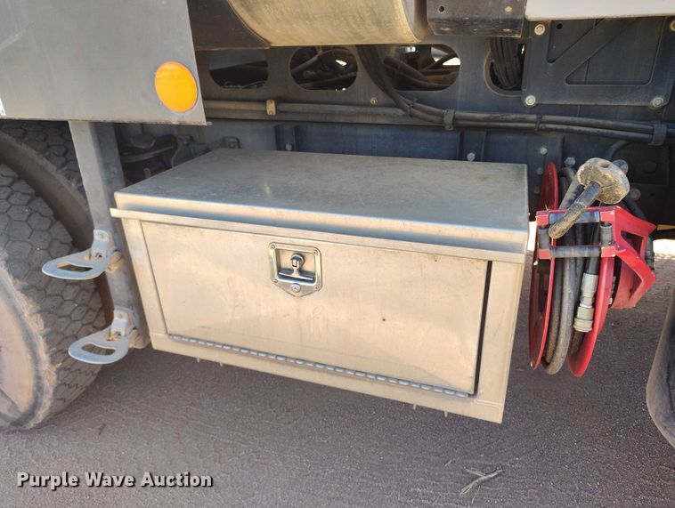 image for item BI9771 2002 International 4700 sewer jetter truck