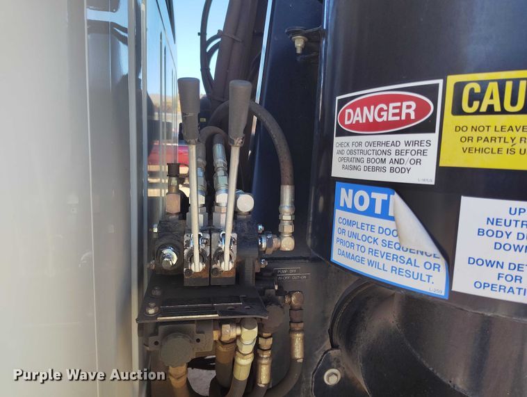 image for item BI9771 2002 International 4700 sewer jetter truck