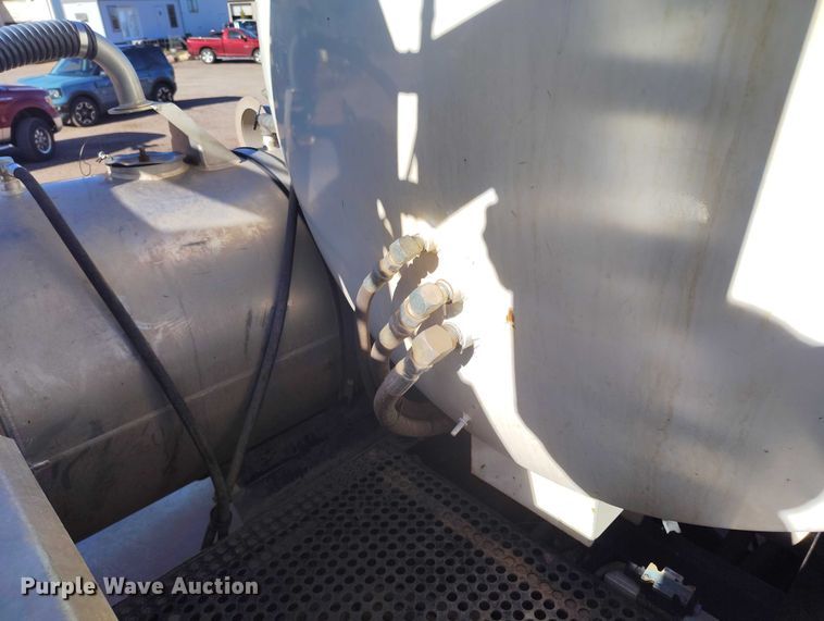 image for item BI9771 2002 International 4700 sewer jetter truck