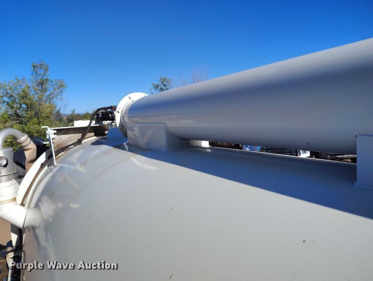 image for item BI9771 2002 International 4700 sewer jetter truck