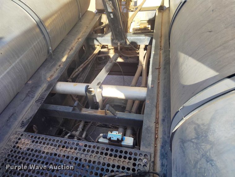 image for item BI9771 2002 International 4700 sewer jetter truck