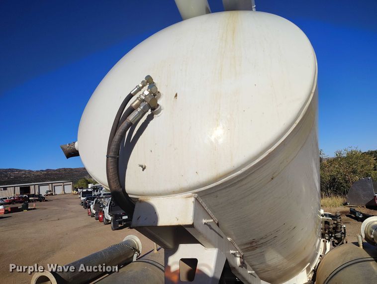 image for item BI9771 2002 International 4700 sewer jetter truck