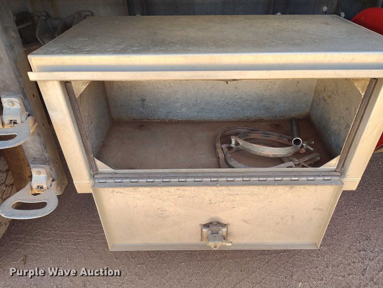 image for item BI9771 2002 International 4700 sewer jetter truck