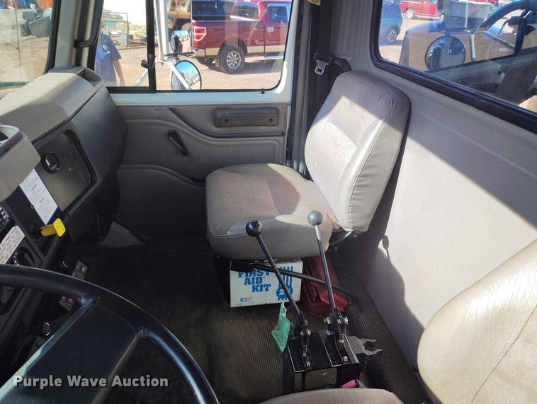 image for item BI9771 2002 International 4700 sewer jetter truck