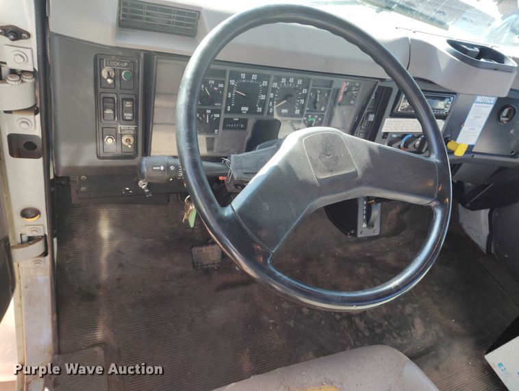 image for item BI9771 2002 International 4700 sewer jetter truck