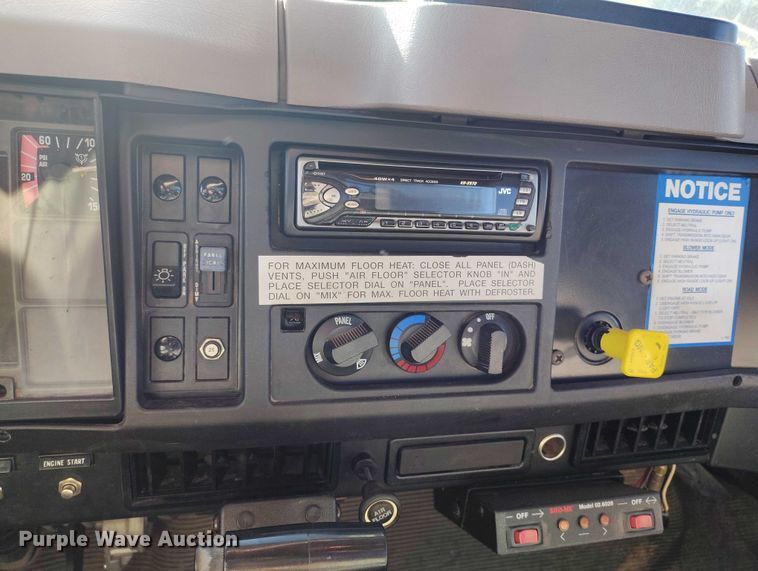 image for item BI9771 2002 International 4700 sewer jetter truck