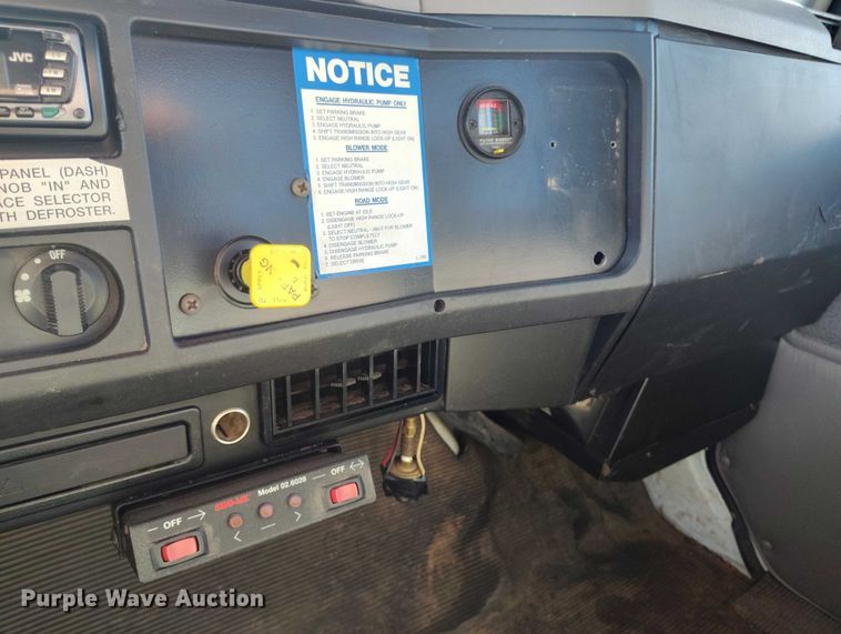 image for item BI9771 2002 International 4700 sewer jetter truck