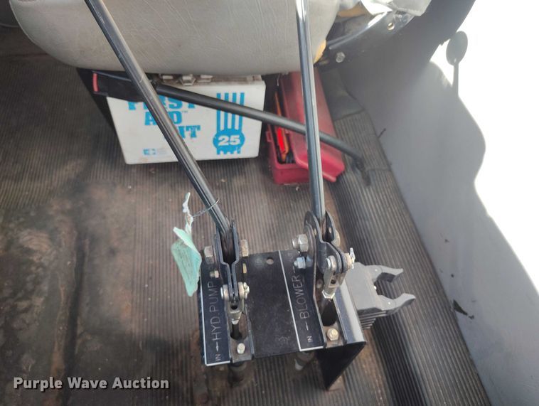 image for item BI9771 2002 International 4700 sewer jetter truck