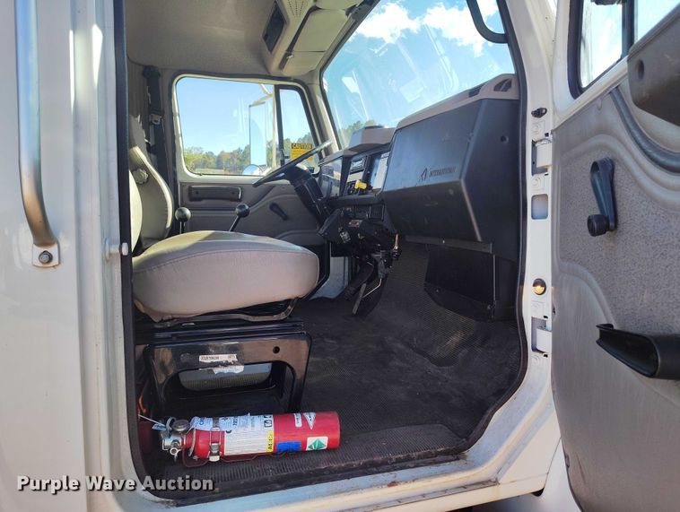 image for item BI9771 2002 International 4700 sewer jetter truck