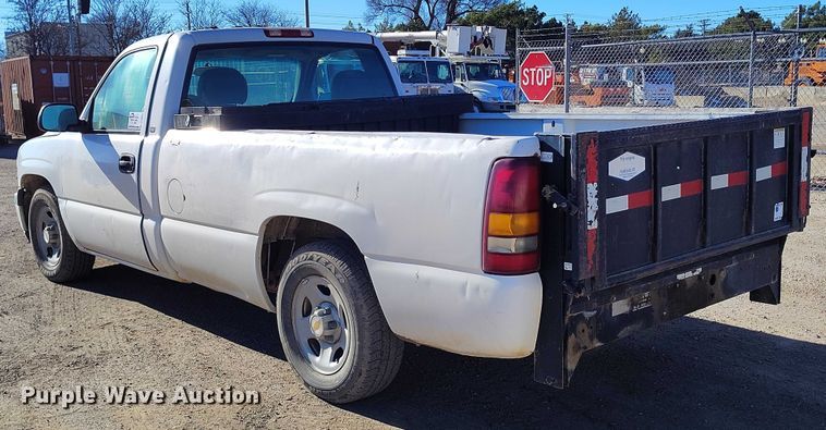image for item DT0820 2000 Chevrolet Silverado 1500 pickup truck