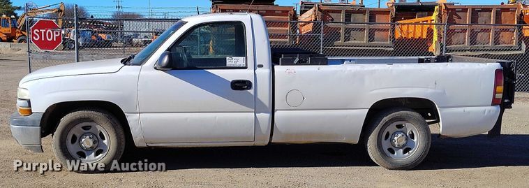 image for item DT0820 2000 Chevrolet Silverado 1500 pickup truck