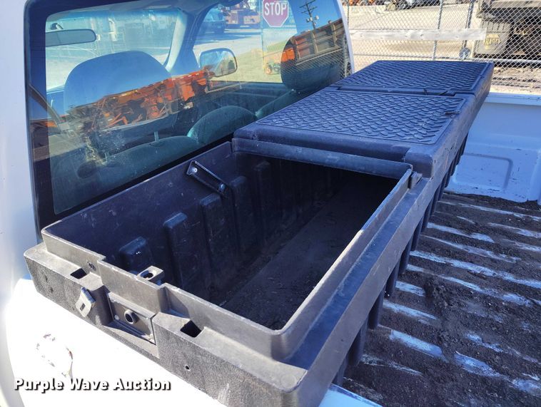 image for item DT0820 2000 Chevrolet Silverado 1500 pickup truck