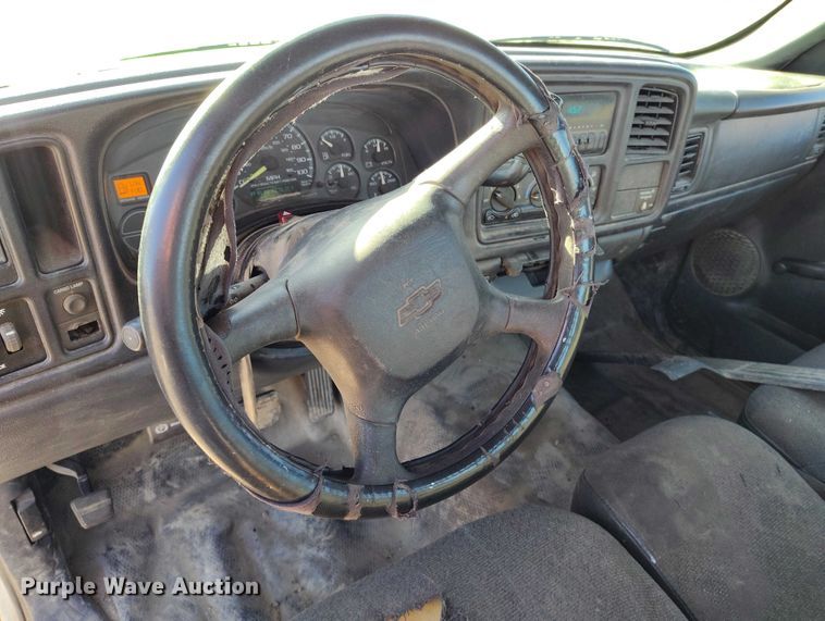 image for item DT0820 2000 Chevrolet Silverado 1500 pickup truck