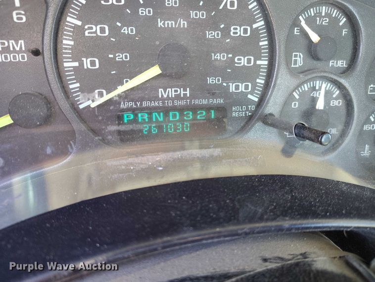 image for item DT0820 2000 Chevrolet Silverado 1500 pickup truck