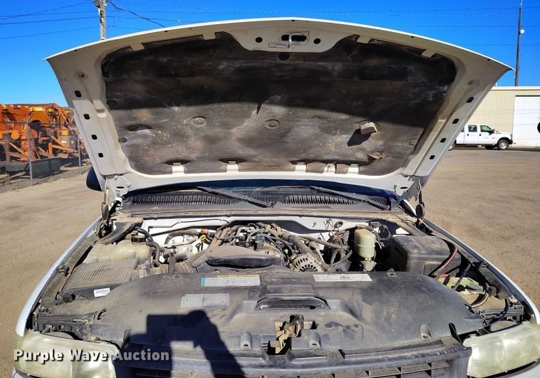 image for item DT0820 2000 Chevrolet Silverado 1500 pickup truck