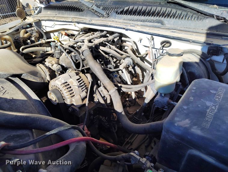 image for item DT0820 2000 Chevrolet Silverado 1500 pickup truck