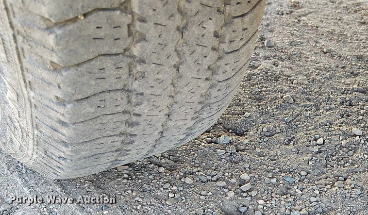 image for item DT0820 2000 Chevrolet Silverado 1500 pickup truck