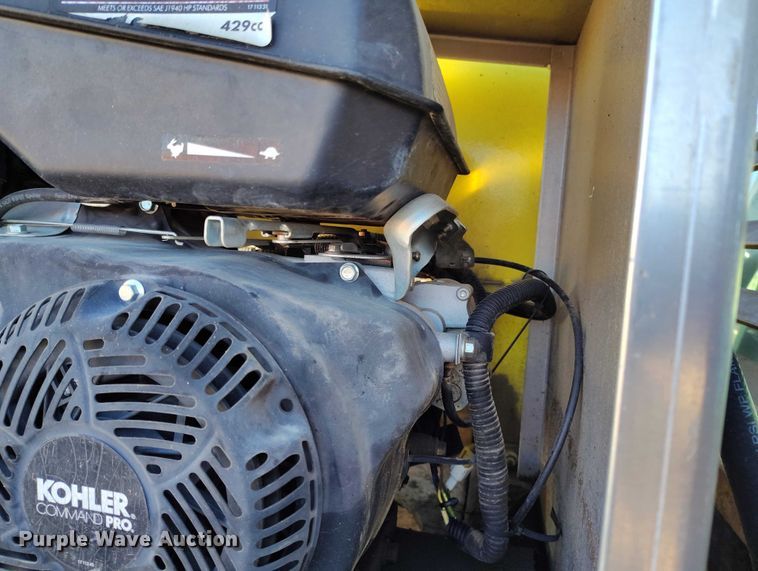 image for item DT0821 1997 Ford F250 flatbed pickup truck