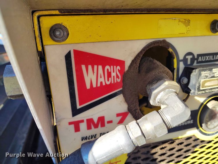 image for item DT0821 1997 Ford F250 flatbed pickup truck