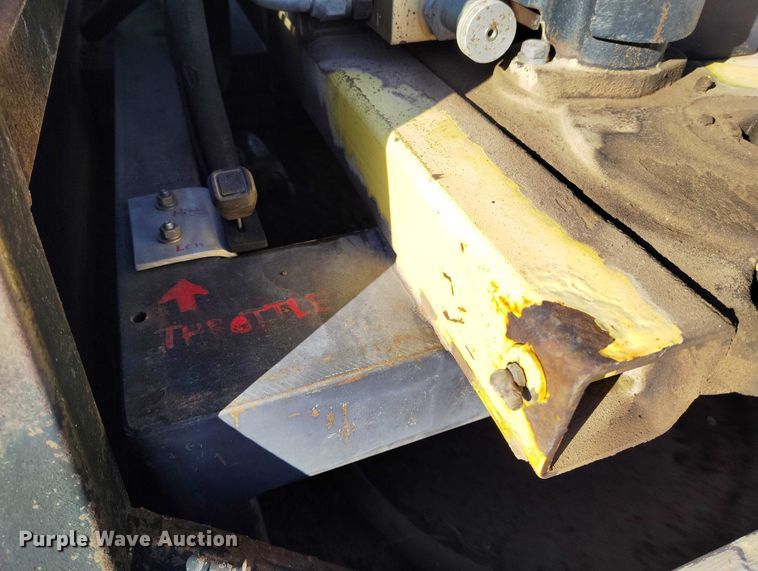 image for item DT0821 1997 Ford F250 flatbed pickup truck