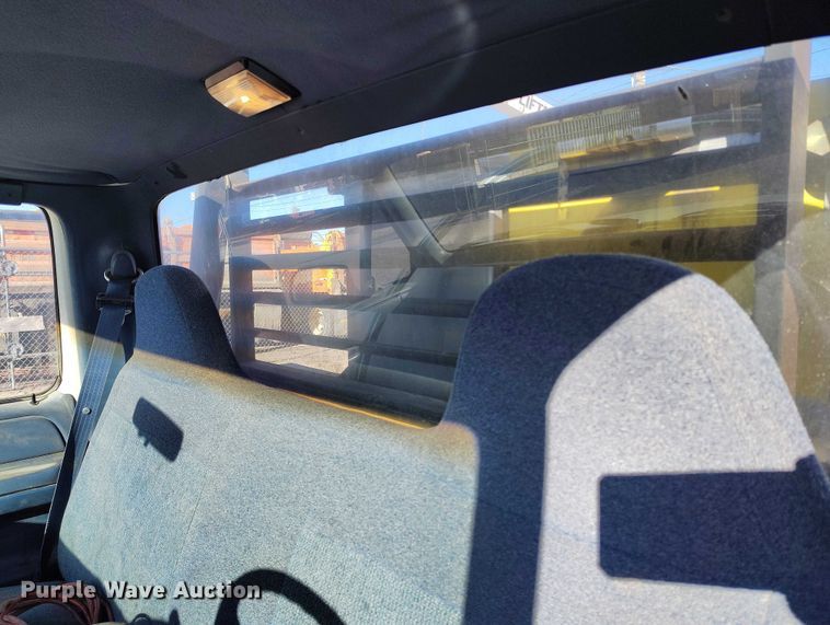 image for item DT0821 1997 Ford F250 flatbed pickup truck