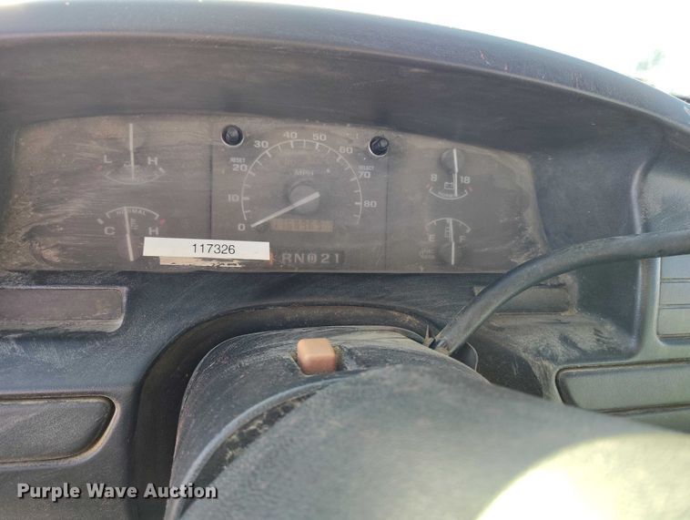 image for item DT0821 1997 Ford F250 flatbed pickup truck