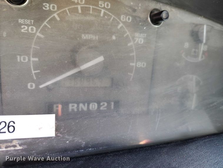 image for item DT0821 1997 Ford F250 flatbed pickup truck