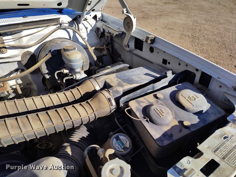 image for item DT0821 1997 Ford F250 flatbed pickup truck