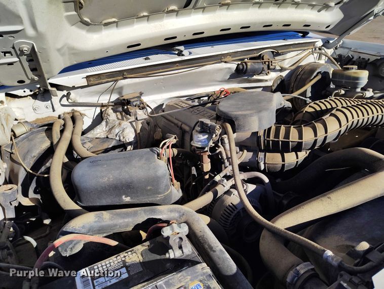 image for item DT0821 1997 Ford F250 flatbed pickup truck