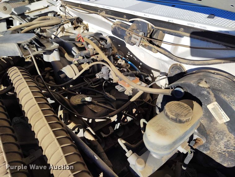 image for item DT0821 1997 Ford F250 flatbed pickup truck