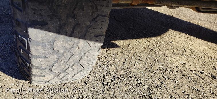 image for item DT0821 1997 Ford F250 flatbed pickup truck