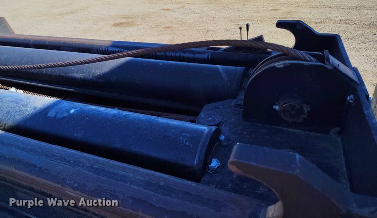 image for item DT0822 1995 Peterbilt 320 roll-off container truck