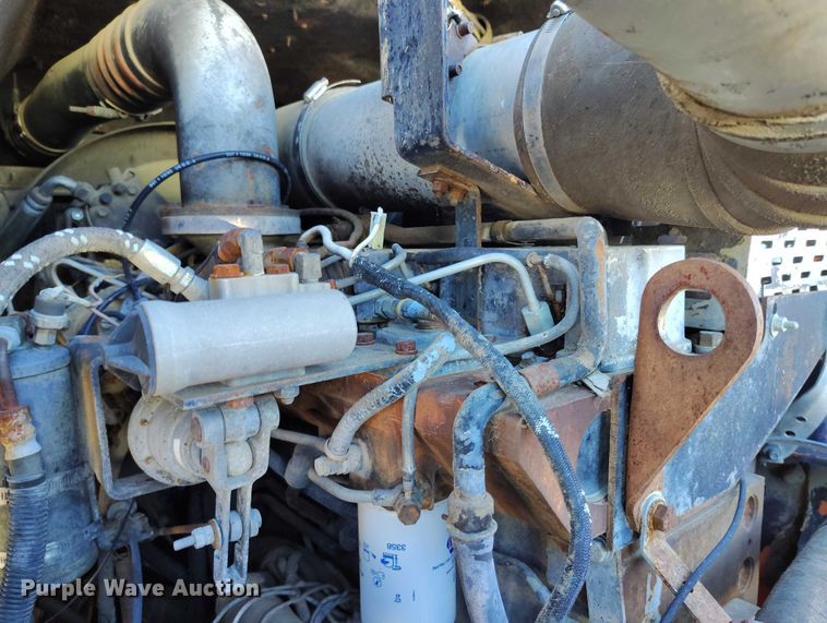 image for item DT0822 1995 Peterbilt 320 roll-off container truck