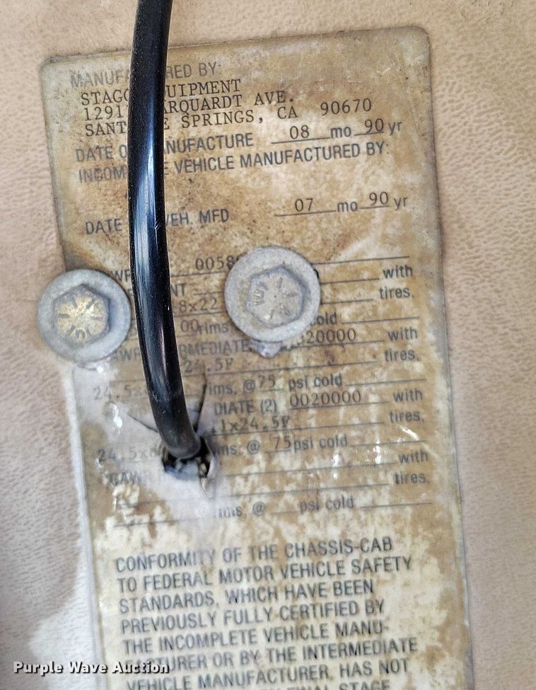 image for item DT0822 1995 Peterbilt 320 roll-off container truck