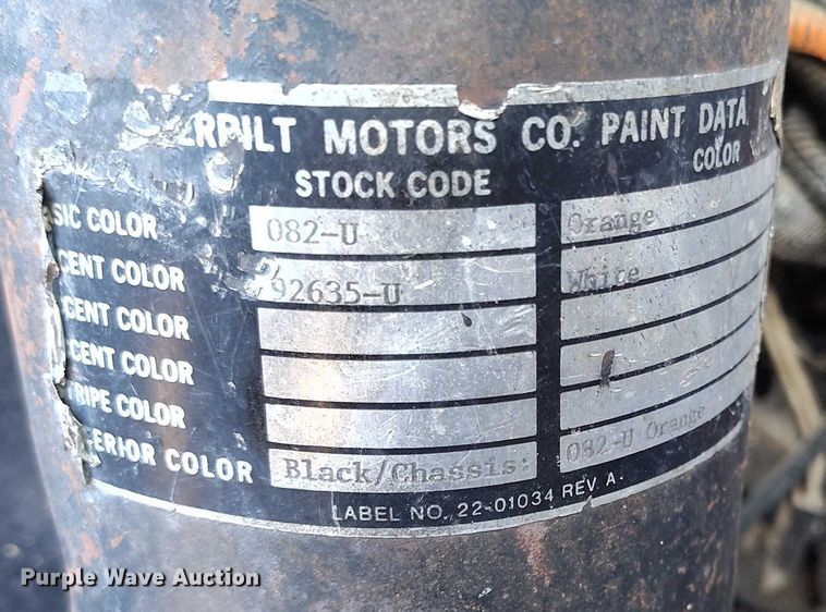 image for item DT0822 1995 Peterbilt 320 roll-off container truck