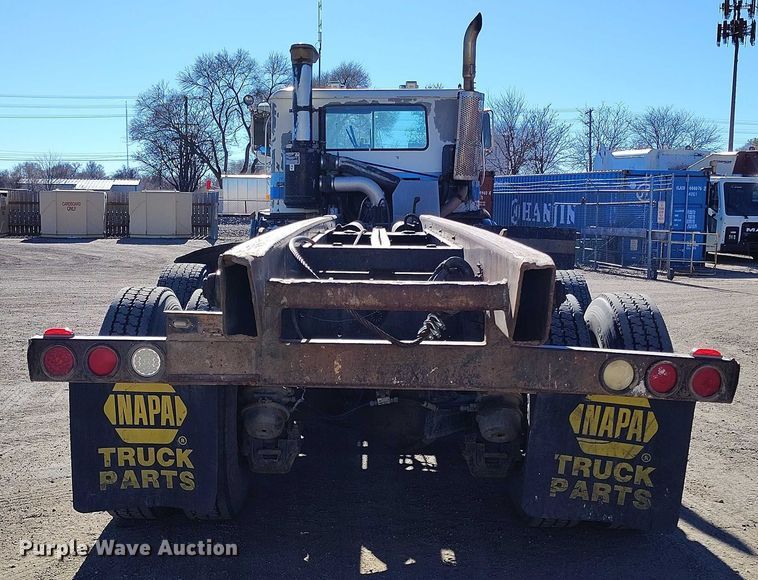 image for item DT0823 1987 Mack MR688S roll-off container truck