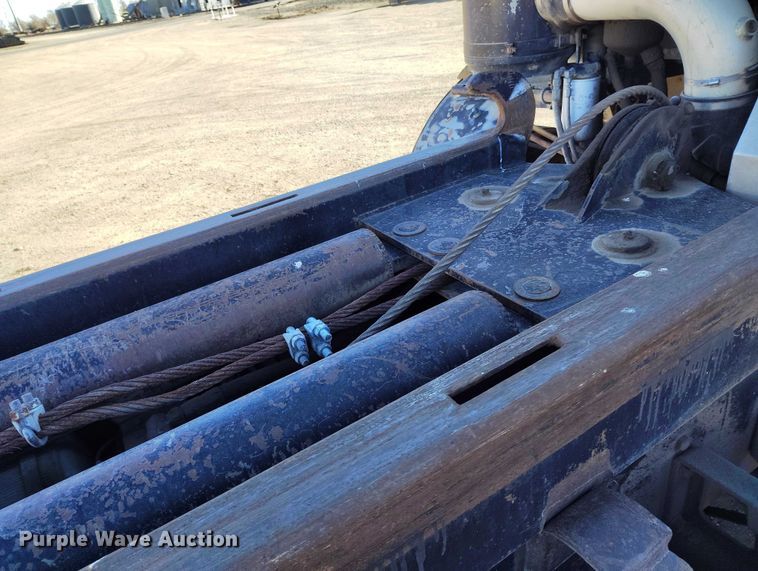 image for item DT0823 1987 Mack MR688S roll-off container truck