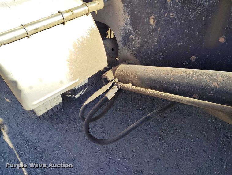 image for item DT0823 1987 Mack MR688S roll-off container truck