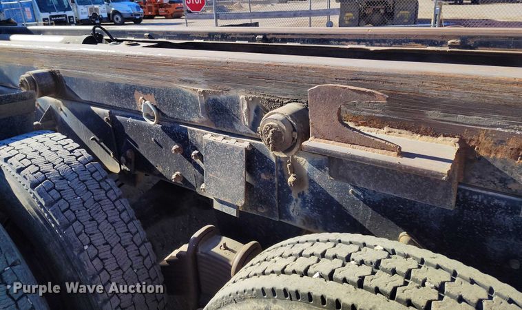 image for item DT0823 1987 Mack MR688S roll-off container truck