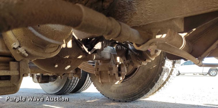 image for item DT0823 1987 Mack MR688S roll-off container truck