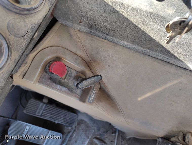 image for item DT0823 1987 Mack MR688S roll-off container truck