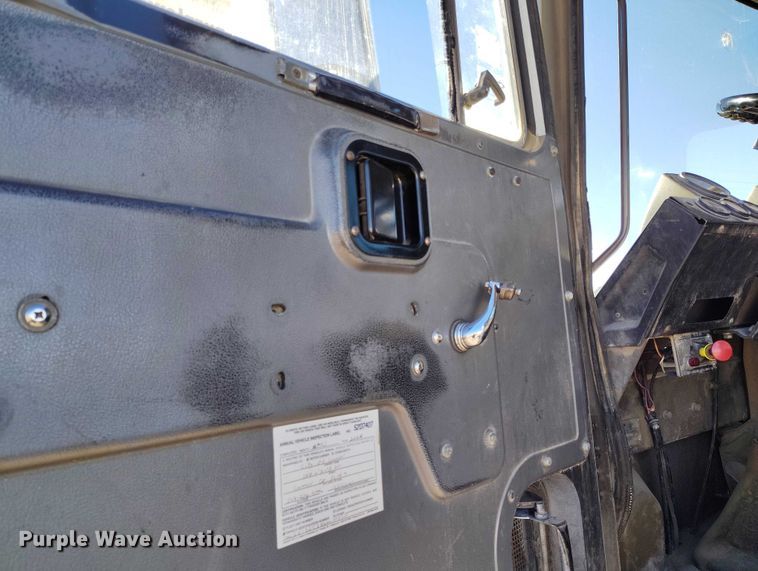 image for item DT0823 1987 Mack MR688S roll-off container truck