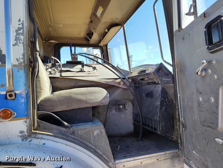 image for item DT0823 1987 Mack MR688S roll-off container truck