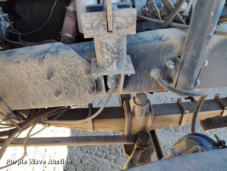 image for item DT0823 1987 Mack MR688S roll-off container truck