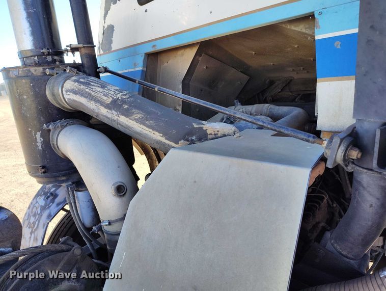 image for item DT0823 1987 Mack MR688S roll-off container truck