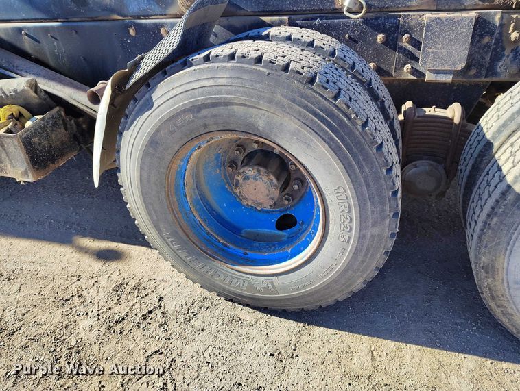 image for item DT0823 1987 Mack MR688S roll-off container truck