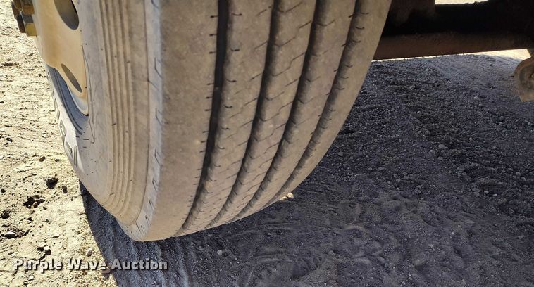 image for item DT0823 1987 Mack MR688S roll-off container truck