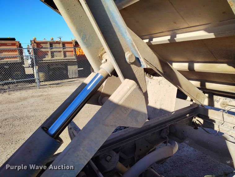 image for item DT0824 1997 Chevrolet C3500 dump bed pickup truck