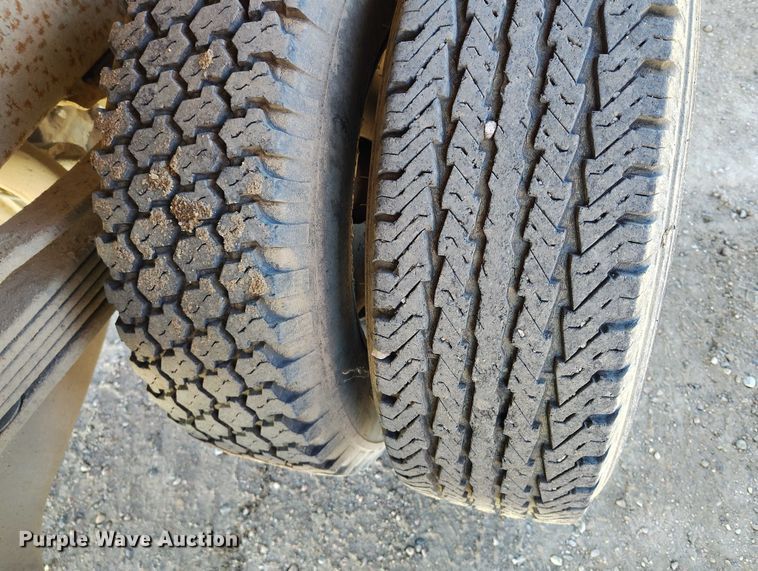 image for item DT0824 1997 Chevrolet C3500 dump bed pickup truck